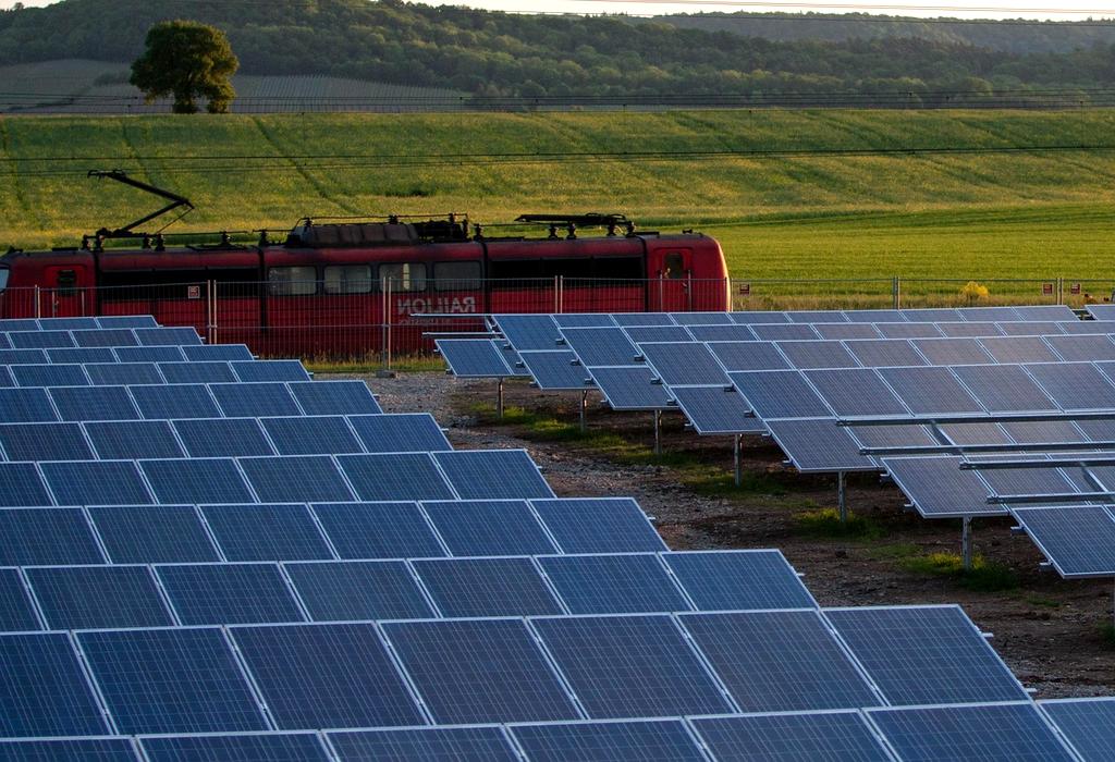 Transparent solar mesh harvesting energy on a window